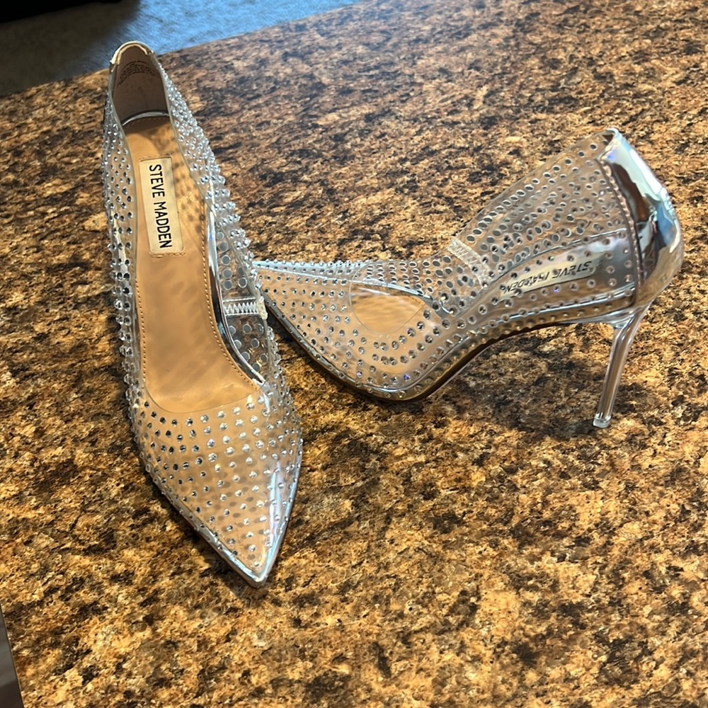 Steve Madden Vala-R Rhinestone Heel Size 9